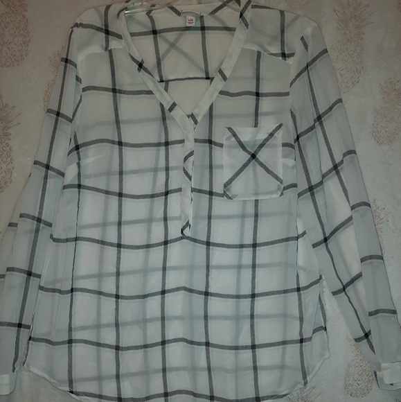 Merona White and Black Plaid Button Down Shirt. Bundle & Save!! - Picture 1 of 5